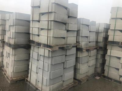 湛江市優(yōu)質C25混凝土路緣石與白麻路沿石 宏景廠家直銷，打造堅固美觀的建筑裝飾