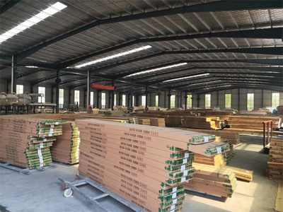 現(xiàn)代室內(nèi)裝飾材料優(yōu)選 木飾面板、竹木纖維護(hù)墻板、裝飾金屬板與竹炭冰火板的綜合指南